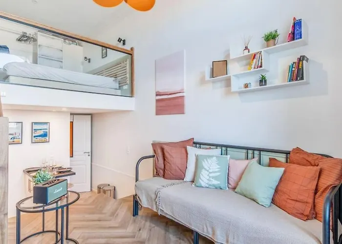 Juste La - Classe 3 Etoiles - Face A La Lejlighed *